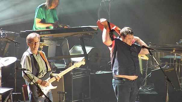 Eric Clapton and Peter Kay play Sunshine Of Your Love at Manchester. 14, 05,