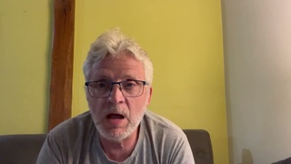 Marc Doyer Le président  non vacciné trouillard @EmmanuelMacron veut la guerre moi je veux la paix