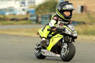 Two year old motorcycle racer! | People are Awesome