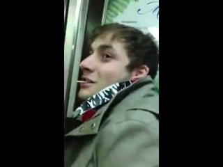 Дерутся на трубах в метро!!!