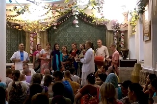 Дві колядки про Крішну. Дніпро 2015. Джанмаштамі.