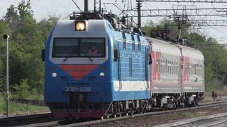 ЭП1М-598 с вагонами-лабораториями