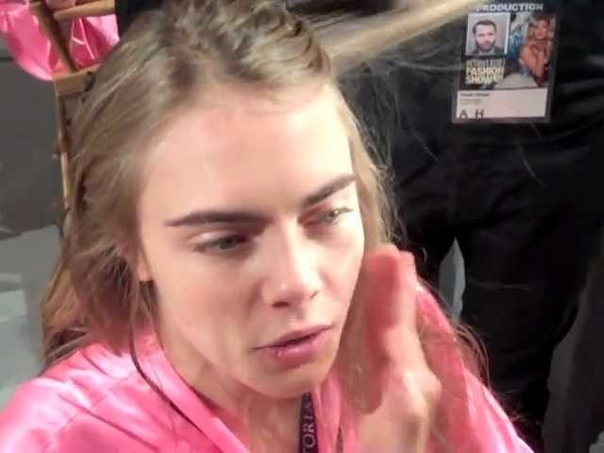 CARA DELEVINGNE BACKSTAGE AT VICTORIAS SECRET