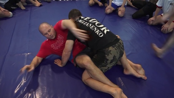 Борьба в партере Федора Емельяненко ( Submission by Fedor Emelianenko).
