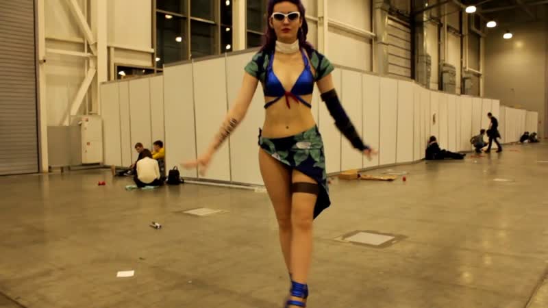 Summer Widowmaker Bee D. Va ( Overwatch) Cosplay at Comic Con