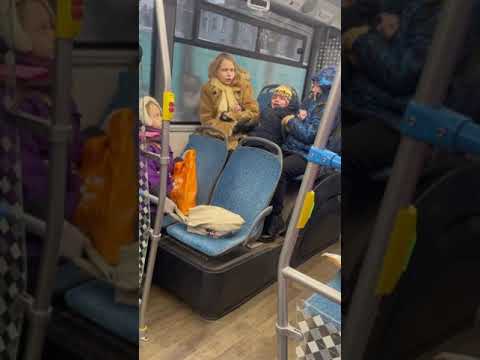 Алиса Теплякова издевается над младшей