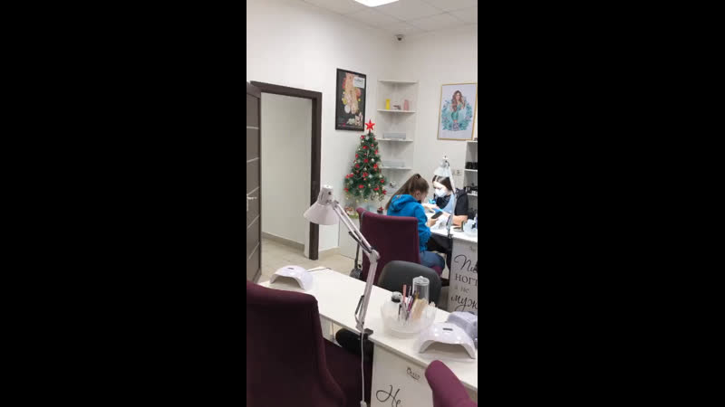 Магазин и школа ногтевого сервиса