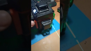 Лазерный уровень/нивелир Hilda 4D Green, включили не родную зарядку. Попытка включить.