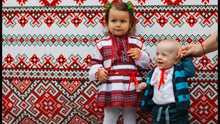 До нас тільки зараз, як до жирафа, почало доходити хто ми є.