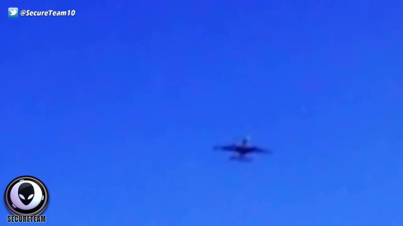 FAKE Alien Plane Vanishes In Front Of Multiple Witnesses 11 23
