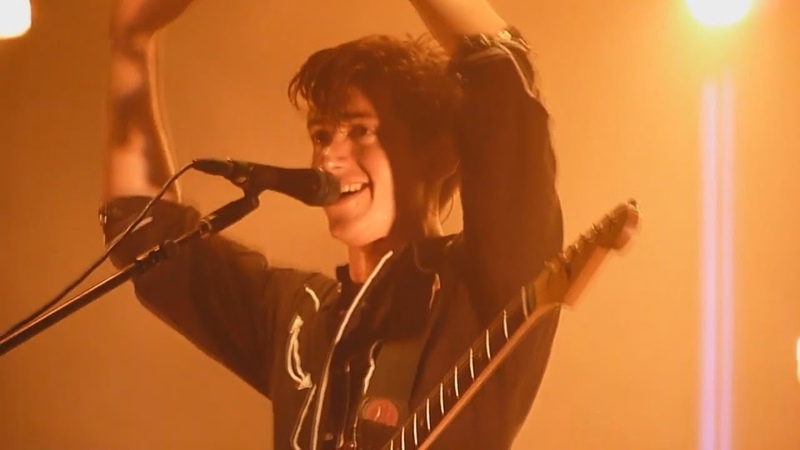 alex turner laughing while singing
