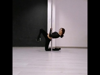 Exotic pole dance & floorwork from Dina Colt