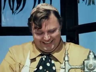 "Губит людей не пиво" из к/ф "Не может быть" Вячеслав Невинный