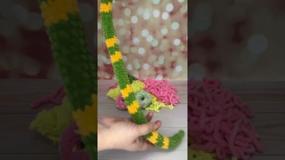 Плюшевые змейки символ 2025 г. И два пончика для ярмарок #амигуруми #handmade #плюшевыеигрушки