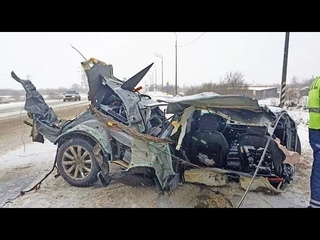 Разорвало от встречи с погрузчиком: жесткая авария под Северодвинском