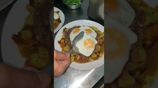 НАШУМЕВШАЯ КАРТОШКА ОТ РУСЛАНА С ЯЙЦОМ ЛУКОМ И ТУШЕНКА