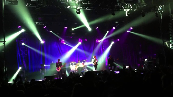 Papa Roach Hollywood Whore Live in Saint