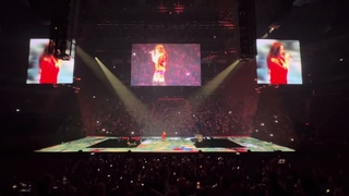 Billie Eilish LIVE - BIRDS OF A FEATHER / BLUE Outro - HIT ME HARD AND SOFT TOUR