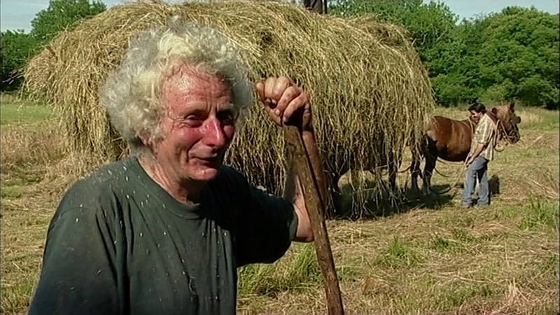 Les sillons de la liberté. Paysan Breton. ( Bande annonce). Un film de René
