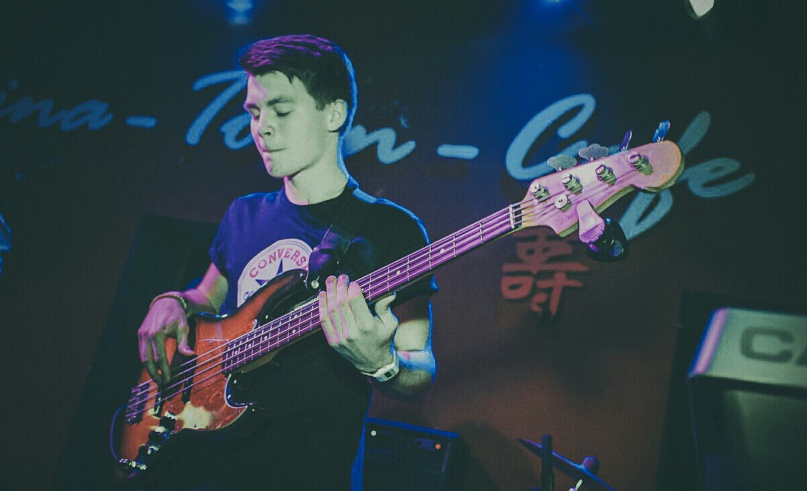 Артем Елизаров |