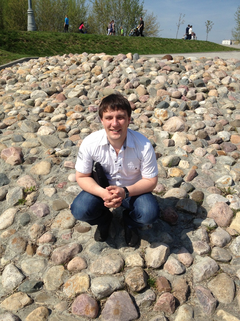 Роман Богомолов |