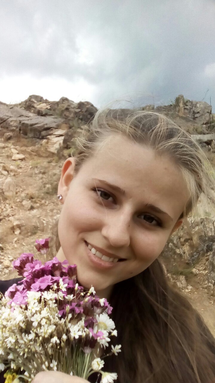 Оля Корнеева | Мариуполь