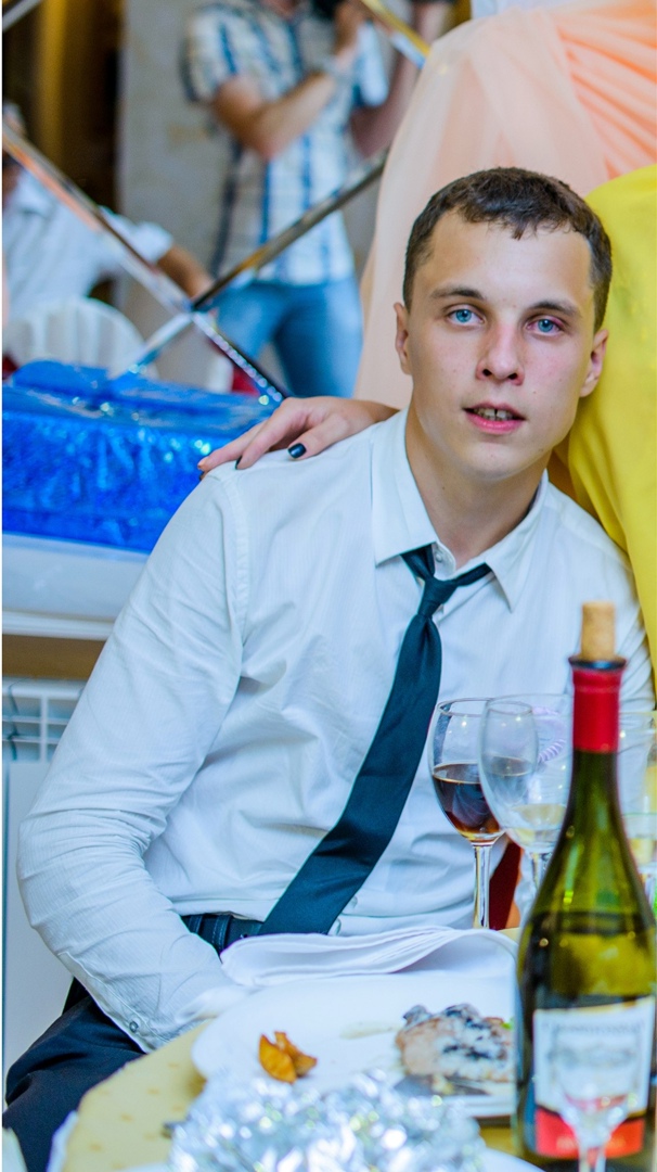 Ваня Ларин |