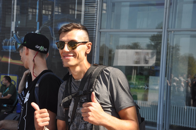 Антон Бурлака |