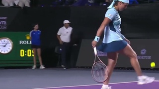 Ons Jabeur shows beautiful football skills at the WTA Finals