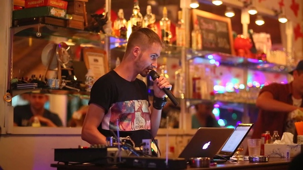 Поэтический вечер в Thai Lounge, TIM HOFFMAN